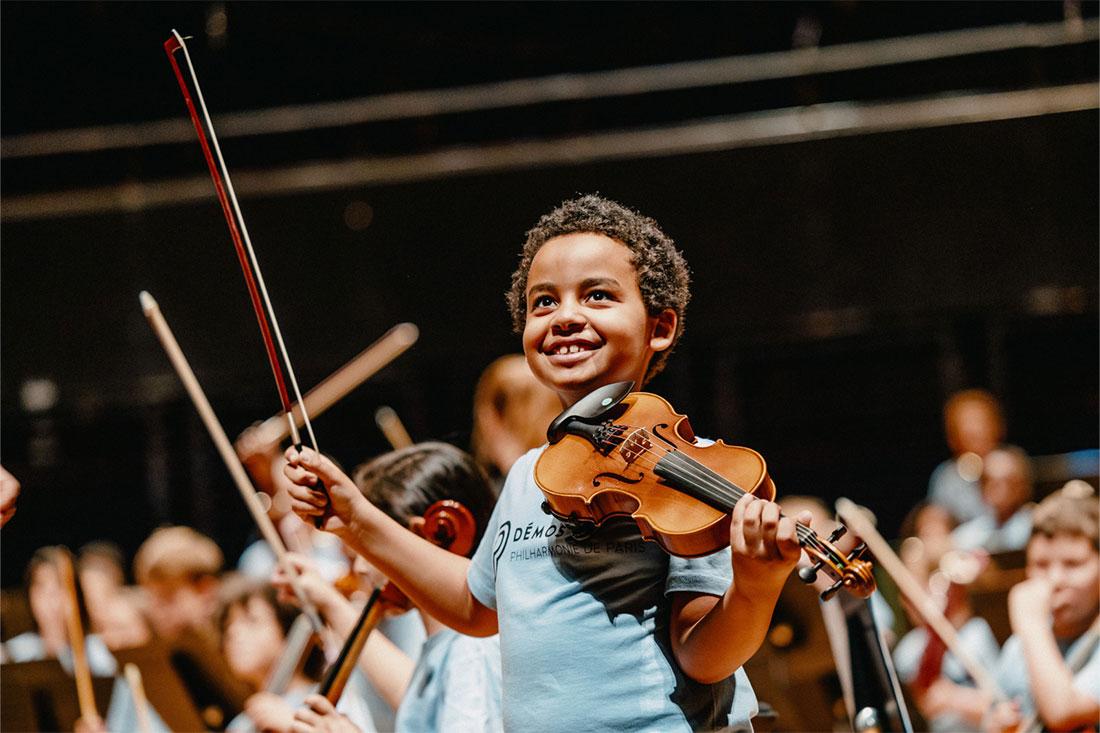 Donnons pour Démos, pour que chaque enfant puisse jouer d'un instrument